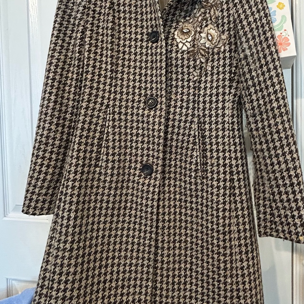 Chic Express Design Studio Coat with Floral Details